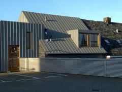 dak + dakkapel bekleed met pvc en roeven (zink-look)